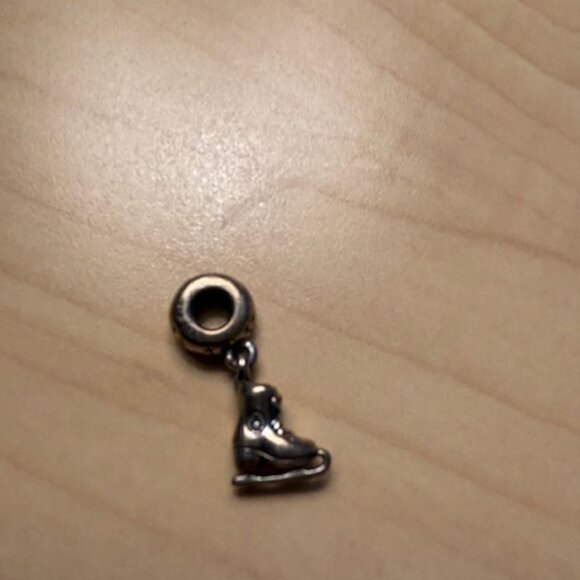 Pandora Ice Skate Charm - Picture 3 of 3